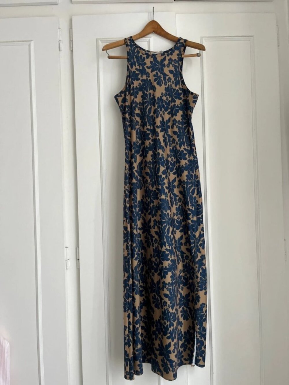 Navy Blue Floral Sleeveless Maxi Dress M
